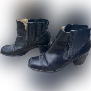 KIK IT Women’s boots size 10